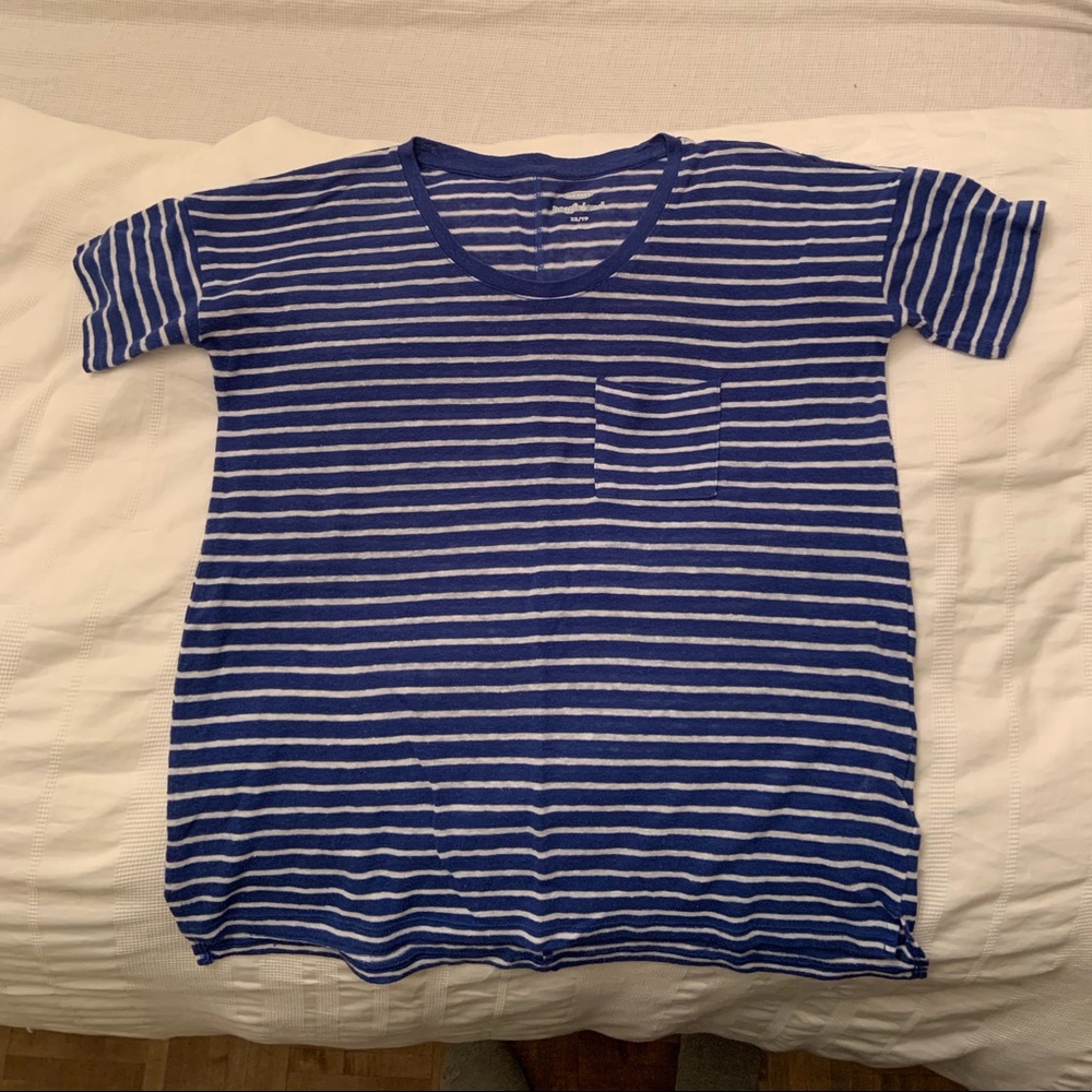 Old navy t-shirt